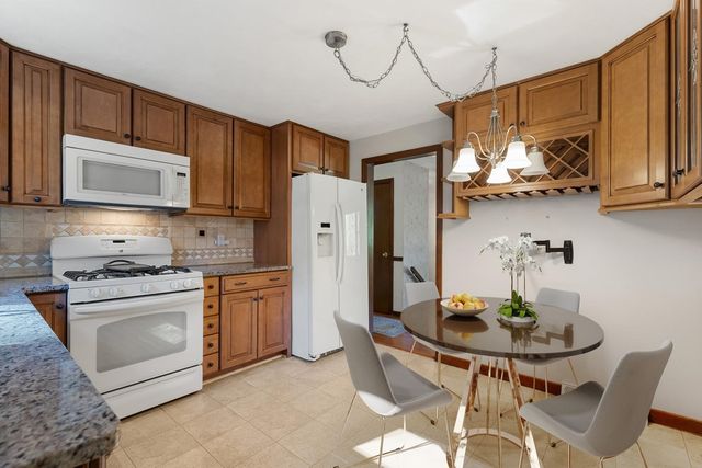 111 Simpson Rd, Marlborough, MA 01752