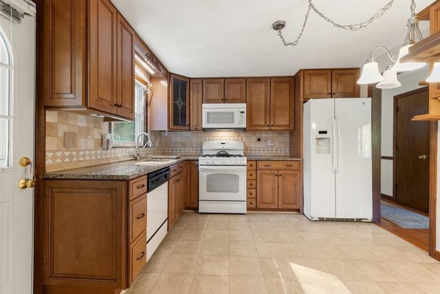 111 Simpson Rd, Marlborough, MA 01752