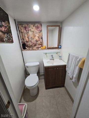 20 Telford St, East Orange City, NJ 07018