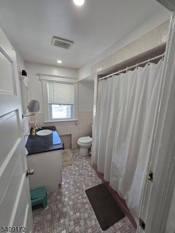 20 Telford St, East Orange City, NJ 07018