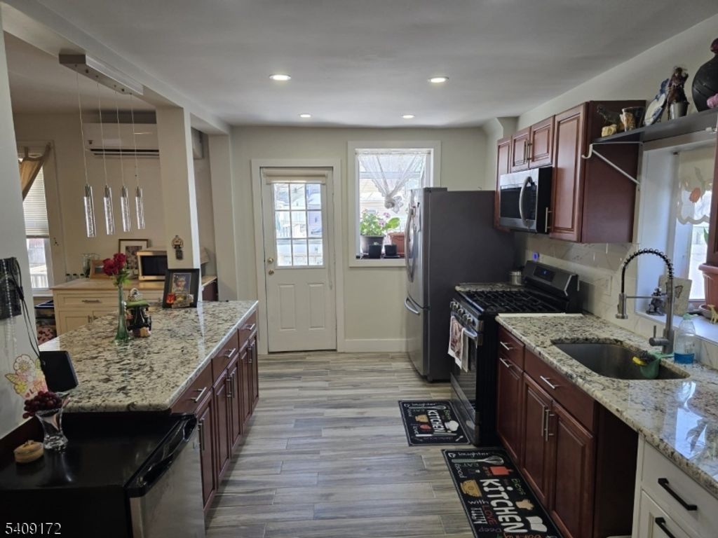 20 Telford St, East Orange City, NJ 07018 — photo 4