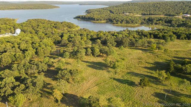 23 Falcon Tree Loop, Eufaula, OK 74432