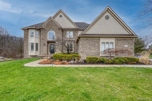 3772 Fawn Drive, Rochester, MI 48306