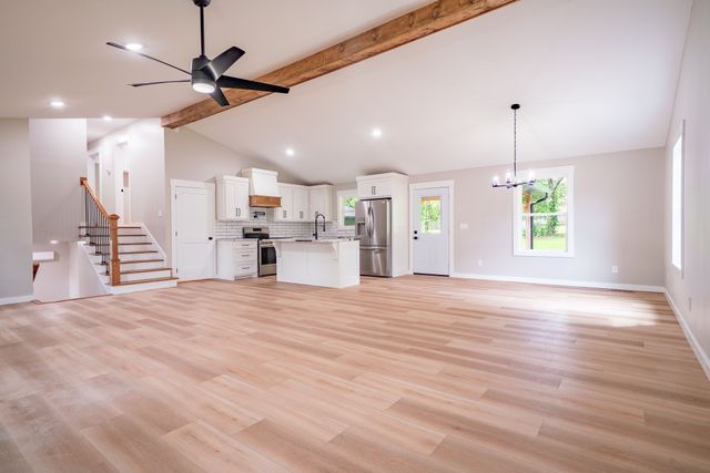 1615 Deer Hollow Dr, Lawrenceburg, TN 38464