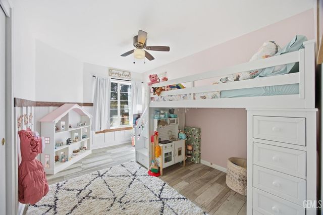 9406 Forbes Park Drive, Bakersfield, CA 93312