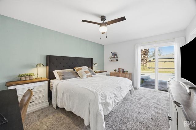 9406 Forbes Park Drive, Bakersfield, CA 93312