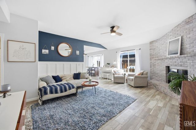 9406 Forbes Park Drive, Bakersfield, CA 93312