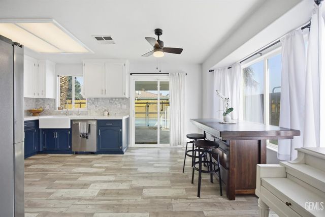 9406 Forbes Park Drive, Bakersfield, CA 93312