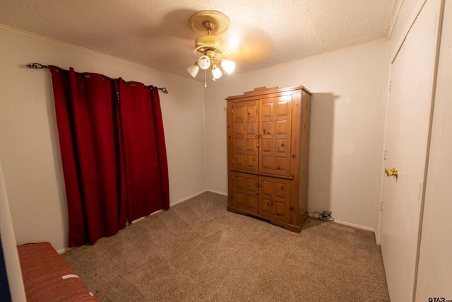 407 Kings Country Blvd, Scroggins, TX 75480