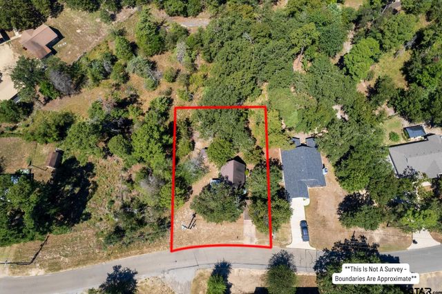 407 Kings Country Blvd, Scroggins, TX 75480