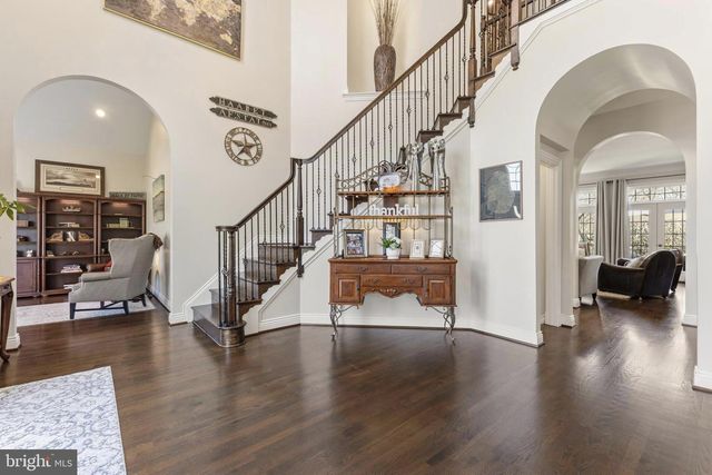 8306 ROXBOROUGH LOOP, Gainesville, VA 20155