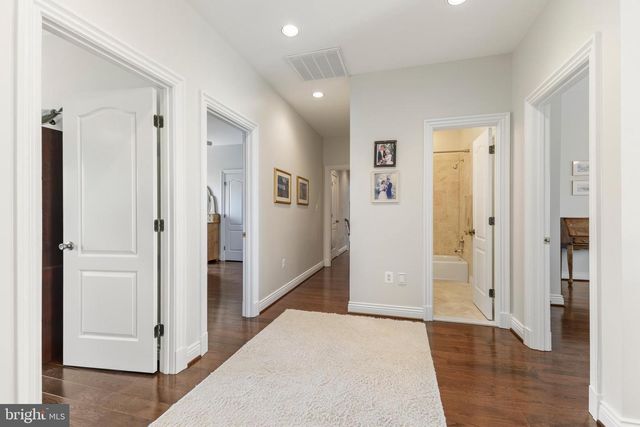 8306 ROXBOROUGH LOOP, Gainesville, VA 20155
