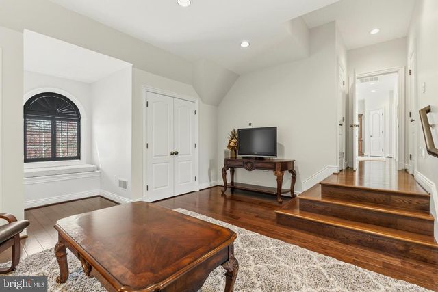 8306 ROXBOROUGH LOOP, Gainesville, VA 20155