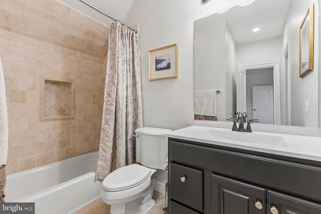 8306 ROXBOROUGH LOOP, Gainesville, VA 20155