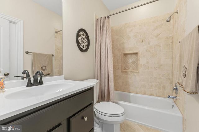 8306 ROXBOROUGH LOOP, Gainesville, VA 20155