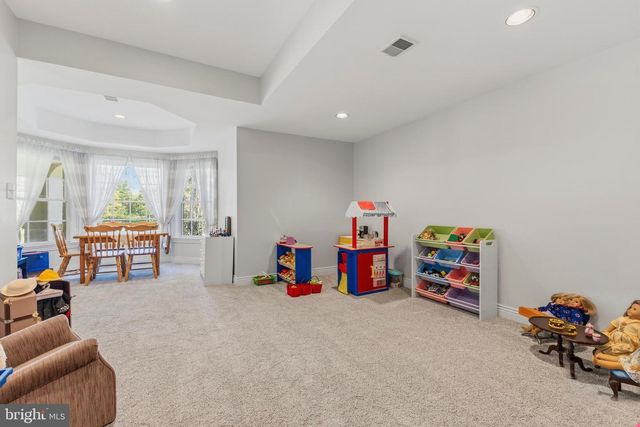 8306 ROXBOROUGH LOOP, Gainesville, VA 20155