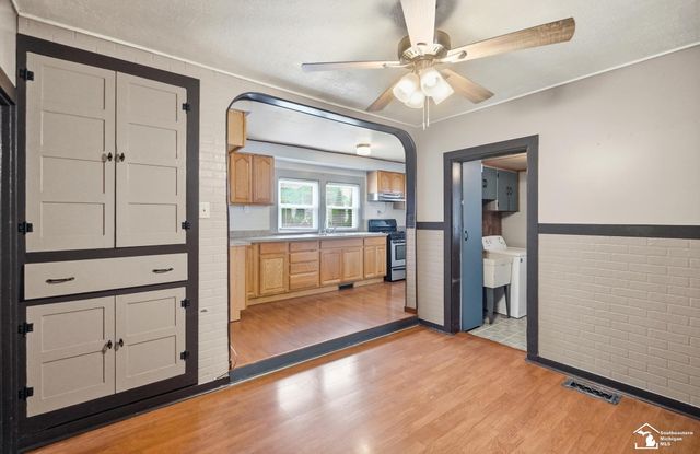 943 E 4th Street, Monroe, MI 48161