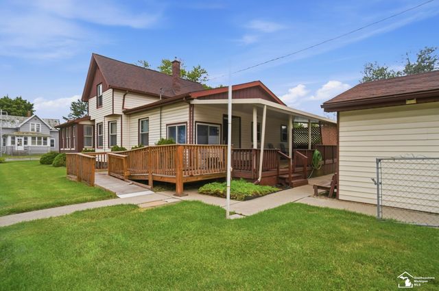 943 E 4th Street, Monroe, MI 48161