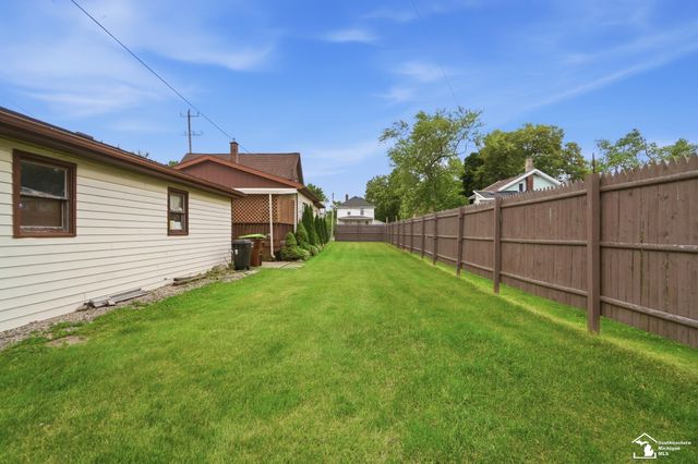 943 E 4th Street, Monroe, MI 48161