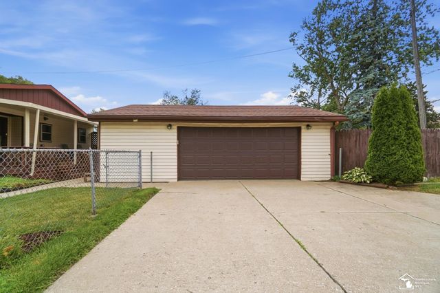 943 E 4th Street, Monroe, MI 48161