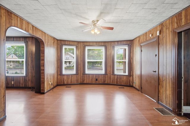 943 E 4th Street, Monroe, MI 48161