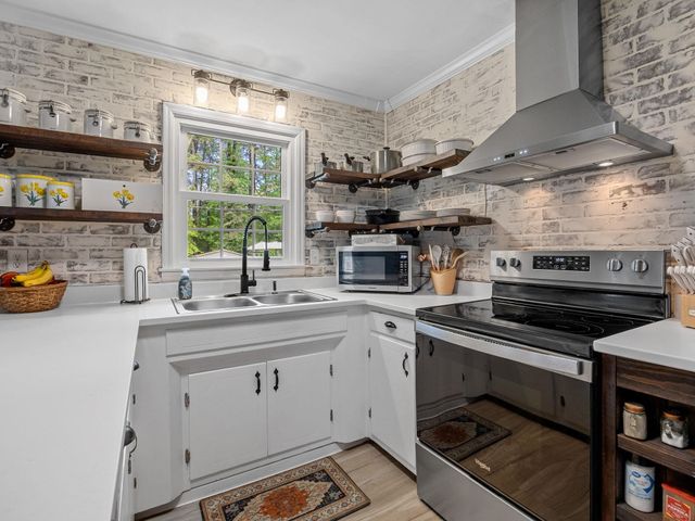 232 Pine Grove Circle, Chesnee, SC 29323