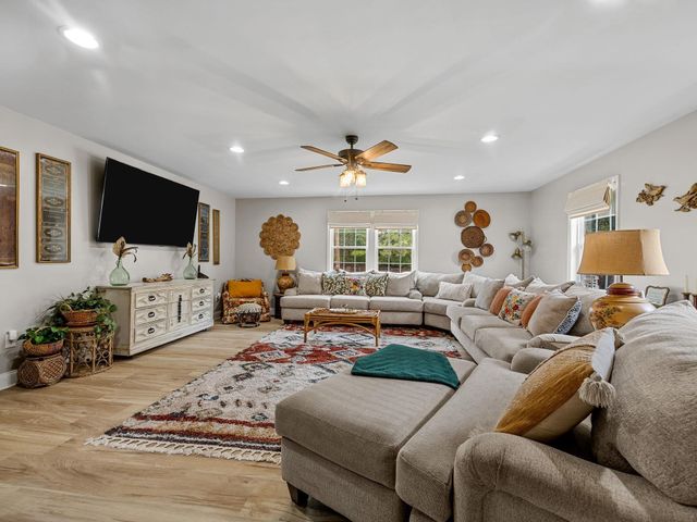232 Pine Grove Circle, Chesnee, SC 29323
