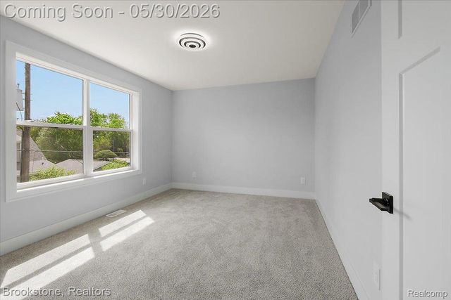 1085 Tecumseh Avenue, Waterford Charter Township, MI 48327