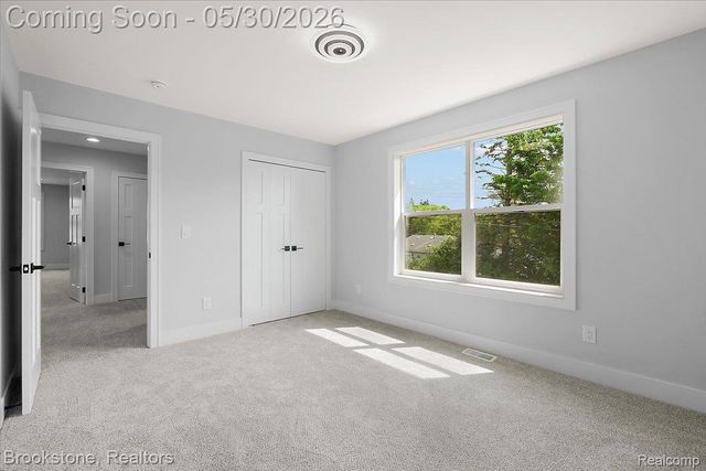 1085 Tecumseh Avenue, Waterford Charter Township, MI 48327