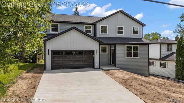 1085 Tecumseh Avenue, Waterford Charter Township, MI 48327