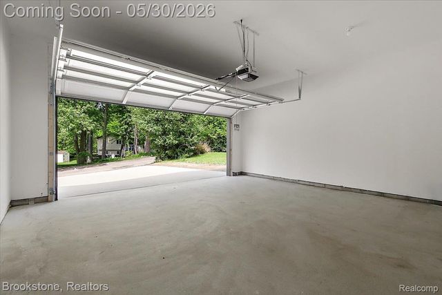 1085 Tecumseh Avenue, Waterford Charter Township, MI 48327
