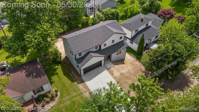1085 Tecumseh Avenue, Waterford Charter Township, MI 48327