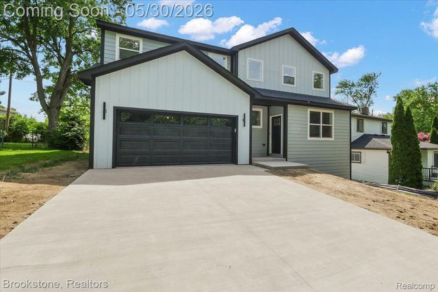 1085 Tecumseh Avenue, Waterford Charter Township, MI 48327