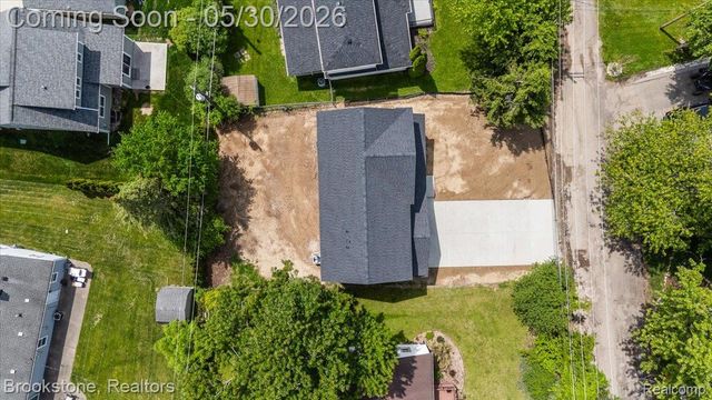 1085 Tecumseh Avenue, Waterford Charter Township, MI 48327