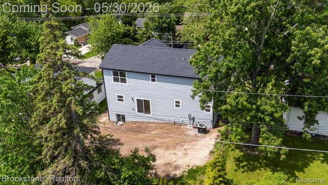 1085 Tecumseh Avenue, Waterford Charter Township, MI 48327