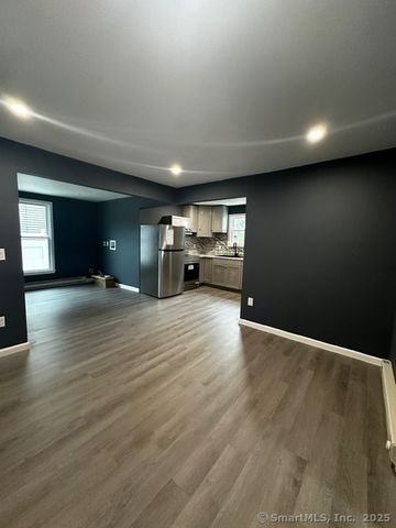 76 Columbus Avenue, Meriden, CT 06451