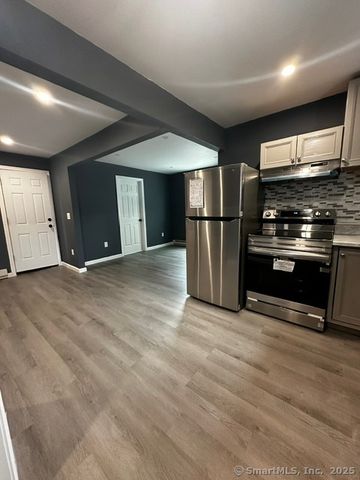 76 Columbus Avenue, Meriden, CT 06451