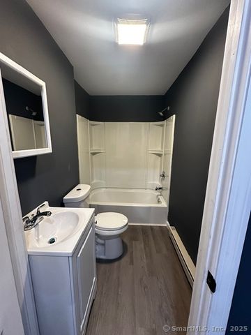 76 Columbus Avenue, Meriden, CT 06451