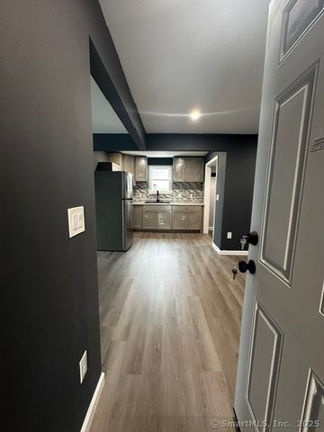 76 Columbus Avenue, Meriden, CT 06451