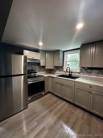 76 Columbus Avenue, Meriden, CT 06451