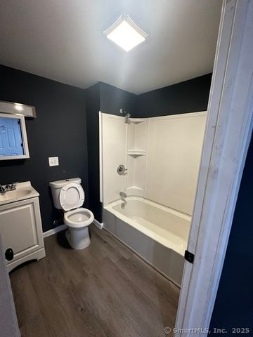 76 Columbus Avenue, Meriden, CT 06451