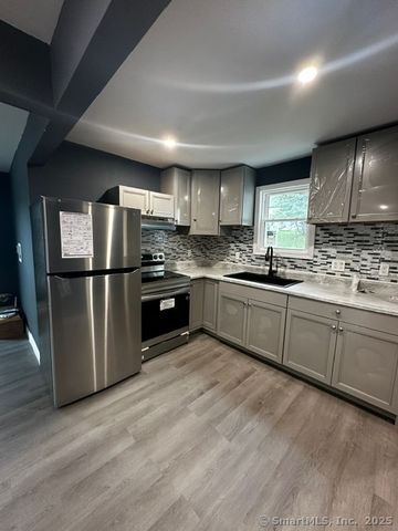 76 Columbus Avenue, Meriden, CT 06451