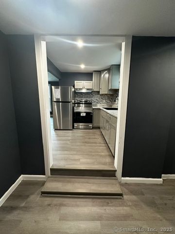 76 Columbus Avenue, Meriden, CT 06451