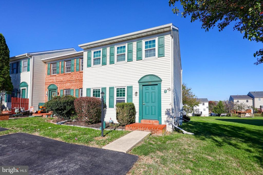 245 ROBIN HILL CIR, York, PA 17404