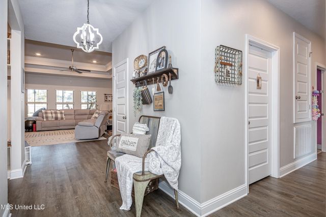 6452 Chickory Way, Ocean Springs, MS 39564