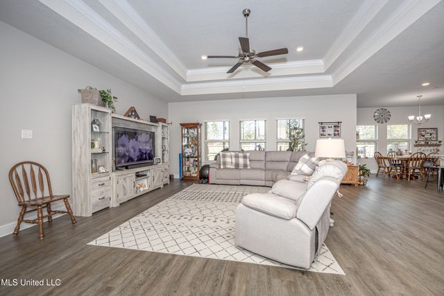 6452 Chickory Way, Ocean Springs, MS 39564