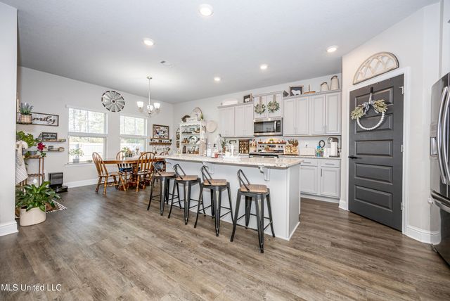 6452 Chickory Way, Ocean Springs, MS 39564