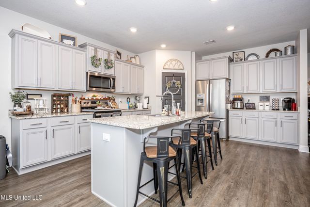 6452 Chickory Way, Ocean Springs, MS 39564