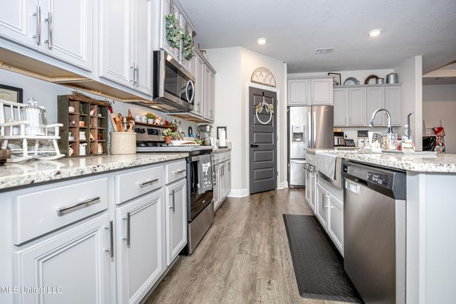 6452 Chickory Way, Ocean Springs, MS 39564