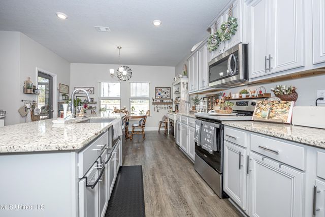 6452 Chickory Way, Ocean Springs, MS 39564